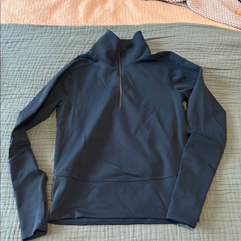 Lululemon running top size 4